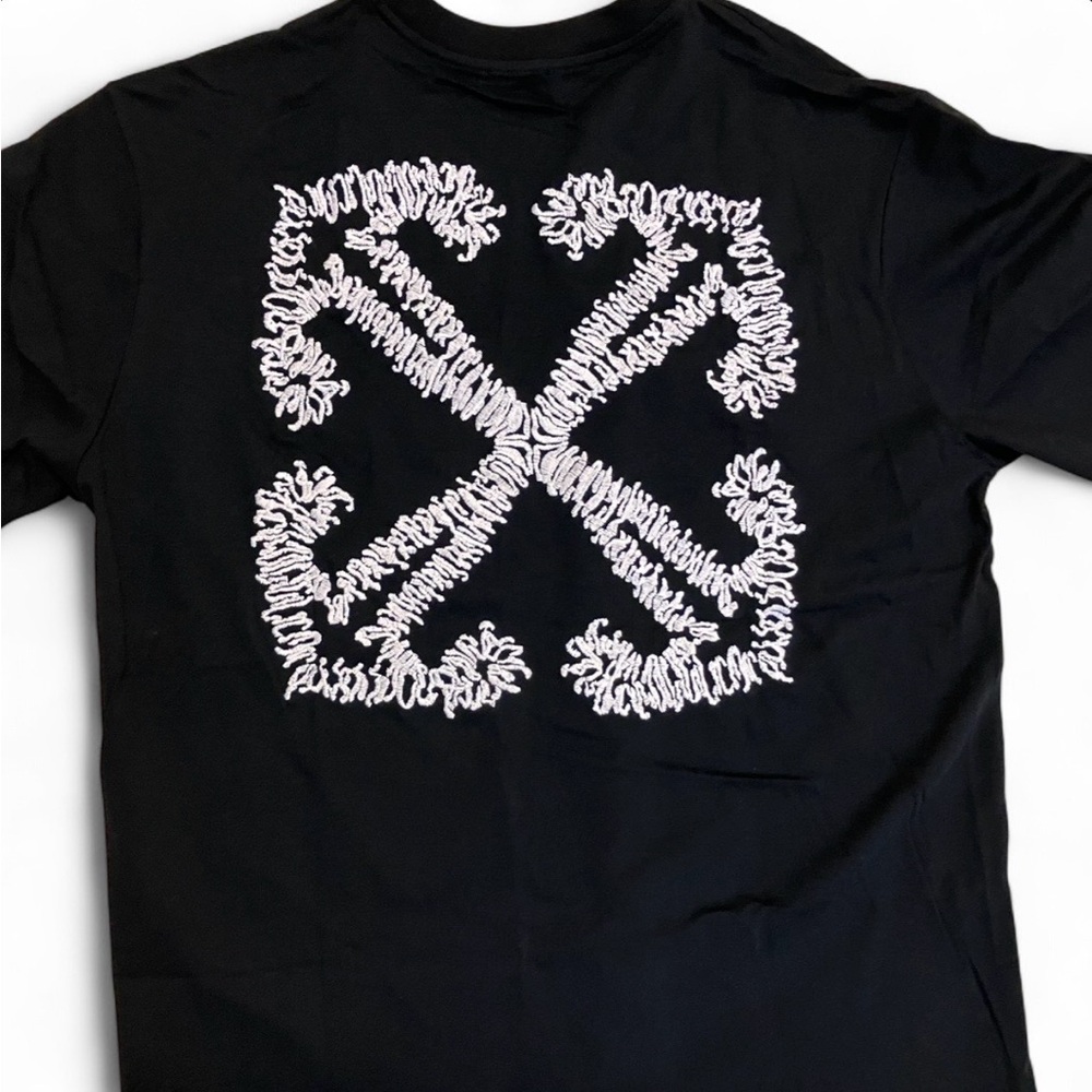 Off-White Small Tee - image 5